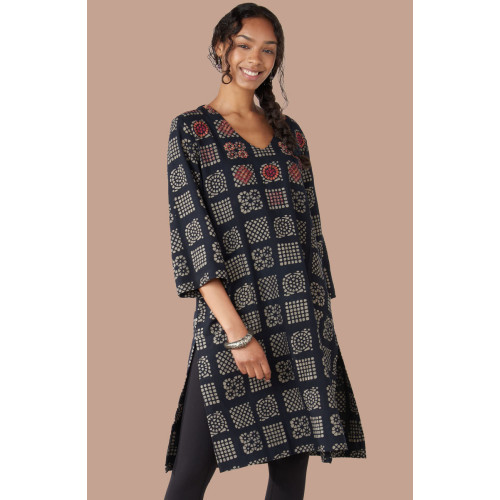 Amala 3/4-Sleeve A-Line Tunic - Black Amala 3/4-Sleeve A-Line Tunic - Black